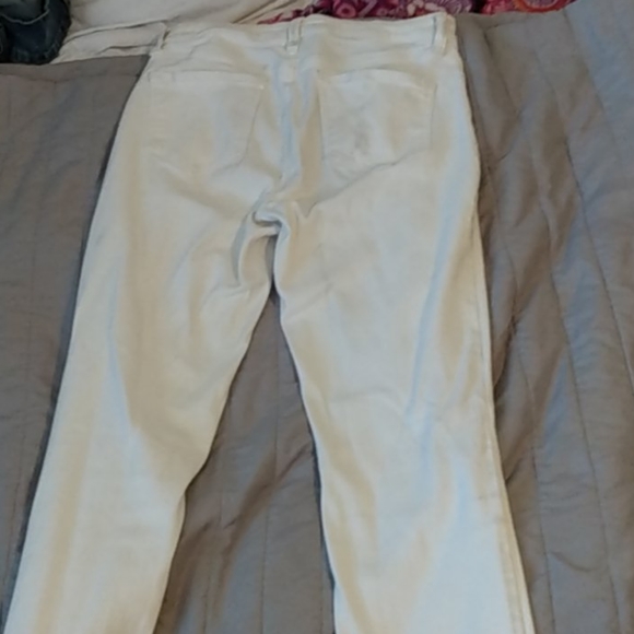 Jeans - Picture 3 of 4